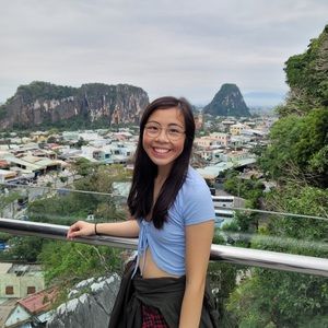 Meet your Posher, Crystal